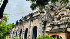 Kiến trúc mái vòm độc đáo của Chùa Cổ Lễ mang dáng dấp thánh đường Thiên Chúa giáo.