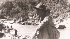 Được mệnh danh là người gieo vần vĩ đại của nền thơ cách mạng Việt Nam thế kỷ XX, nhà thơ Tố Hữu đã sống một cuộc đời trọn vẹn với cách mạng, với nghệ thuật, thơ ca