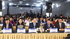 Phó Thủ tướng Chính phủ Mai Văn Chính và các đại biểu tham dự Lễ trao Giải thưởng Du lịch Việt Nam 2025