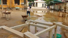 Các địa phương dọn dẹp vệ sinh sau mưa lũ. Ảnh: Thanh Tùng/TTXVN.