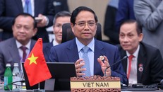 Cùng lãnh đạo các nước ASEAN và Tổng thống Hoa Kỳ Donald Trump tham dự Hội nghị Cấp cao ASEAN-Hoa Kỳ lần thứ 13, Thủ tướng Phạm Minh Chính đề xuất 4 định hướng lớn trong hợp tác ASEAN-Hoa Kỳ. Ảnh: VGP/Nhật Bắc