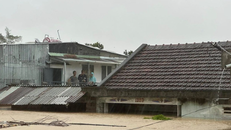 Nhiều khu vực ở Gia Lai ngập sâu trong mưa lũ. 