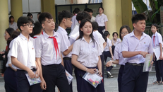 Thí sinh tham dự kỳ thi tại điểm thi trường Trung học phổ thông Trần Phú (thành phố Đà Nẵng)