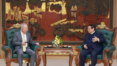 Thủ tướng Phạm Minh Chính tiếp ông Nghiêm Giới Hòa, người sáng lập Tập đoàn xây dựng Thái Bình Dương, Trung Quốc