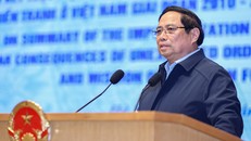 Thủ tướng biểu dương, đánh giá cao sự nỗ lực và kết quả trong công tác khắc phục hậu quả bom mìn trong 15 năm qua. Ảnh: VGP/Nhật Bắc