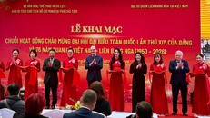 Đại biểu cắt băng khai mạc Chuỗi hoạt động chào mừng Đại hội lần thứ XIV của Đảng