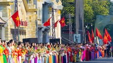 Nghị quyết 80 của Bộ Chính trị về phát triển văn hóa Việt Nam thống nhất chọn ngày 24/11 hằng năm là "Ngày Văn hóa Việt Nam"