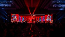 Lễ vinh danh mang chủ đề "Đi giữa biển vàng"