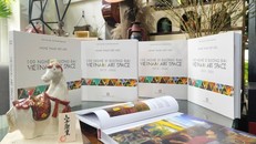 Cuốn sách tạo nên không gian nghệ thuật Việt Nam - một vũ trụ của cảm xúc, ký ức và niềm tin vào cái đẹp. 