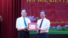 Nhà xuất bản Chính trị quốc gia Sự thật đã trao tặng đồng chí Nguyễn Tấn Dũng Kỷ niệm chương “Vì sự nghiệp xuất bản sách lý luận, chính trị của Đảng và Nhà nước.” 