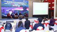 Các đại biểu tham gia phiên thảo luận tại sự kiện.