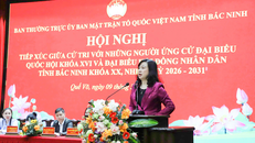 Ủy viên Ban Chấp hành Trung ương Đảng, Bộ trưởng Bộ Y tế Đào Hồng Lan trả lời những ý kiến, đề xuất của cử tri.