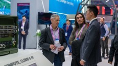 Kỹ sư Viettel trình bày về Viettel Smart IP cho quan khách