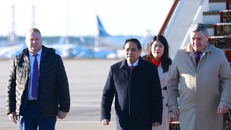 Thứ trưởng Bộ Ngoại giao Liên bang Nga Rudenko Andrey Yurevych đón Thủ tướng Phạm Minh Chính tại sân bay Vnukovo 2, thủ đô Moskva.