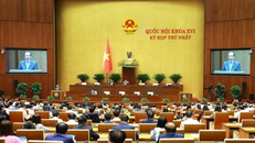 Chủ nhiệm Ủy ban Pháp luật và Tư pháp của Quốc hội Phan Chí Hiếu trình bày Báo cáo thẩm tra về dự án Luật Thủ đô (sửa đổi)