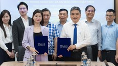 Quỹ VinFuture và Trường ĐH Khoa học Tự nhiên - ĐHQG Hà Nội chính thức công bố hợp tác triển khai Dự án “Tích hợp mô hình vật lý và mô hình dựa trên dữ liệu trong giám sát và dự báo xâm nhập mặn phục vụ phát triển nông nghiệp xanh tại một số khu vực ven biển Đồng bằng sông Hồng”.