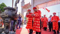 Lãnh đạo tỉnh Cà Mau dâng hương khai lễ