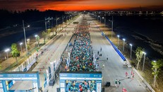 “Biển người” đánh thức bình minh Cần Giờ trong giải chạy sáng 1/5