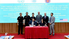 Lễ bàn giao thiết bị cho Nhóm xác định trọng điểm ma túy của Hải quan Việt Nam. Nguồn: Công an Nhân dân
