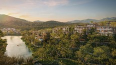 Với 9,2ha cảnh quan xanh dành cho bộ sưu tập giới hạn chỉ 124 không gian sống, phân khu Lakeside Residences mở ra những lựa chọn tinh tuyển tại Thanh Xuan Valley. Mang dấu ấn của Element Design Studio (Singapore), nơi đây tôn vinh vẻ đẹp của những “ngôi nhà ẩn dưới tán thông cổ thụ” bằng trải nghiệm đa tầng và chuẩn mực resort-living quốc tế.