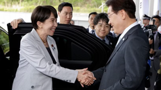 Tổng thống Hàn Quốc Lee Jae Myung và Thủ tướng Nhật Bản Sanae Takaichi tại cuộc gặp ở Andong, tỉnh Bắc Gyeongsang, Hàn Quốc, ngày 19/5/2026. 