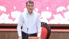 Thủ tướng Lê Minh Hưng ghi nhận, biểu dương những nỗ lực, kết quả quan trọng mà Đảng bộ, chính quyền và nhân dân thành phố Hà Nội đạt được trong thời gian qua. Ảnh: VGP/Nhật Bắc