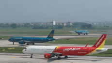 Máy bay của các Hãng hàng không Việt Nam tại một cảng hàng không trong nước.
