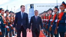 Lễ đón Thủ tướng Lê Minh Hưng tại sân bay quốc tế Kazan. Ảnh: VGP/Nhật Bắc