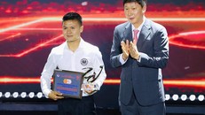Thứ trưởng Bộ Văn hóa, Thể thao và Du lịch Hoàng Đạo Cương, Phó Cục trưởng Cục Thể dục thể thao Lê Thị Hoàng Yến, Chủ tịch VPF Trần Anh Tú chúc mừng đội Công an Hà Nội vô địch V.League 2025-2026