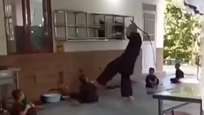 Hình ảnh về vụ việc. (Ảnh: Cắt từ clip)