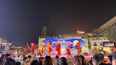 Hoạt động biểu diễn của đêm hội
