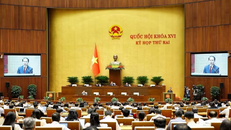 Bộ trưởng Bộ Tư pháp Hoàng Thanh Tùng, thừa ủy quyền của Thủ tướng Chính phủ trình bày Tờ trình về dự án Luật Đất đai (sửa đổi)