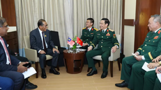 Đại tướng Phan Văn Giang gặp song phương Bộ trưởng Quốc phòng Malaysia Dato' Seri Mohamed Khaled bin Nordin. 