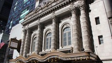 Thomas Edison và Louis Comfort Tiffany hợp tác trong dự án Nhà hát Lyceum. Ảnh: IBDB