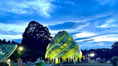 Quảng trường Lâm Viên, biểu tượng của Đà Lạt. 