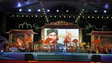 Tiết mục hát về Anh hùng dân tộc Nguyễn Trung Trực.