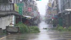 Bão Krathon đổ bộ vào Đài Loan gây ra nhiều thiệt hại. Nguồn: Reuters.