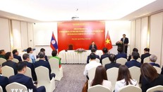 Thủ tướng Phạm Minh Chính động viên, giao nhiệm vụ cho các Cơ quan đại diện Việt Nam tại Lào. Ảnh: Dương Giang/TTXVN