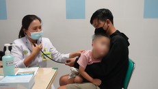 Phụ huynh cần lưu ý các triệu chứng bệnh hô hấp để đưa trẻ đi khám kịp thời.