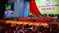 Phó Chủ tịch UBTW MTTQ Việt Nam Trương Thị Ngọc Ánh trình bày Tờ trình thông qua Đề án nhân sự Ủy ban Trung ương Mặt trận Tổ quốc Việt Nam khóa X. Ảnh: TTXVN