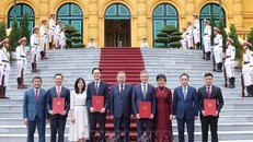 Tổng Bí thư, Chủ tịch nước Tô Lâm với các Đại sứ đặc mệnh toàn quyền, Trưởng đại diện Việt Nam ở nước ngoài nhiệm kỳ 2024-2027. Ảnh: Lâm Khánh/TTXVN