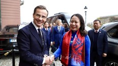 Thủ tướng Vương quốc Thụy Điển Ulf Kristersson đón Phó Chủ tịch nước Võ Thị Ánh Xuân và đoàn đại biểu Việt Nam.