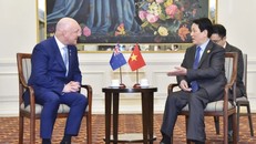 Chủ tịch nước Lương Cường gặp Thủ tướng New Zealand Christopher Luxon. Ảnh: Lâm Khánh/TTXVN