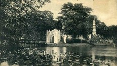 Đền Ngọc Sơn và Tháp Bút trong quá khứ. Ảnh tư liệu