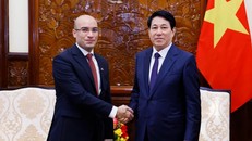 Chủ tịch nước Lương Cường tiếp Đại sứ Cộng hòa Algeria Dân chủ và Nhân dân Sofiane Chaib đến chào từ biệt. Ảnh: Lâm Khánh/TTXVN