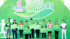 Trao nhiều giải thưởng cho các VĐV đạt thành tích xuất sắc ở các cự ly