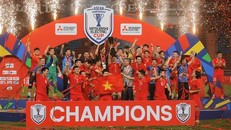 Các cầu thủ đội tuyển Việt Nam hân hoan trong niềm vui vô địch ASEAN Cup 2024. Ảnh: Minh Quyết/PV TTXVN từ Thái Lan