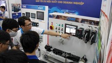 Tăng cường đầu tư, hoàn thiện hạ tầng cho khoa học, công nghệ, đổi mới sáng tạo và chuyển đổi số quốc gia. Ảnh: TTXVN