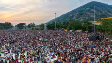 Núi Bà Đen chính thức khai mạc Hội xuân, hàng trăm người tìm đến núi thiêng 