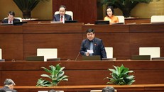 Bộ trưởng Nguyễn Chí Dũng nhấn mạnh sự cần thiết của việc điều chỉnh mục tiêu tăng trưởng trong bối cảnh kinh tế toàn cầu đầy thách thức. Ảnh: Vietnam+